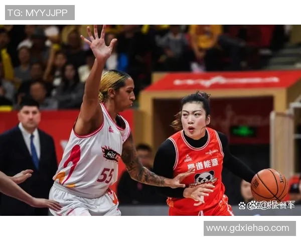 四川女篮季后赛之路顺利琼斯首秀实力尽显李梦助攻如虹助力球队